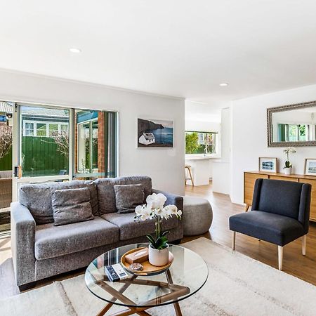 Private And Sunny 3-Bedroom Home With Parking 奥克兰 外观 照片